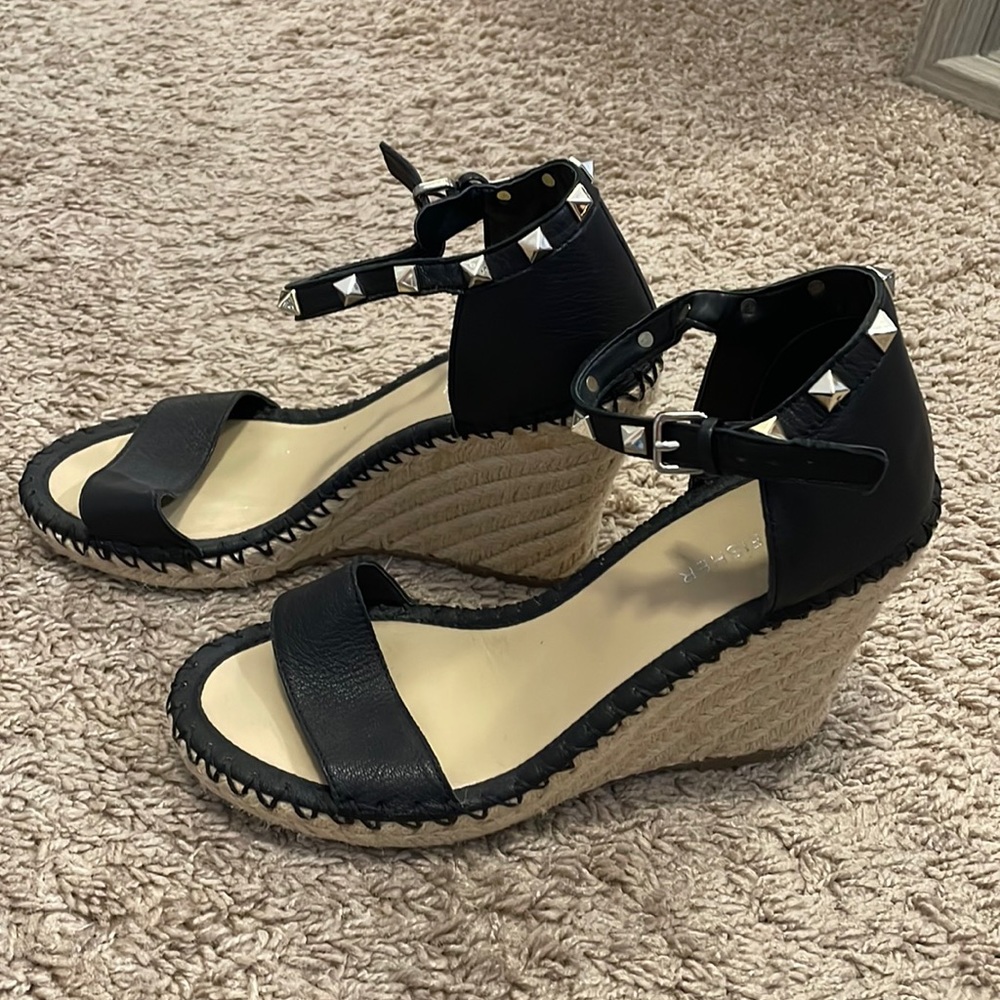 Marc fisher wedges